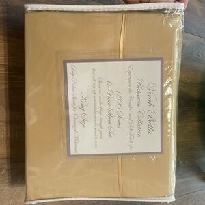 Virah Bella Platinum Collection 1800 Series King Sheets NIP